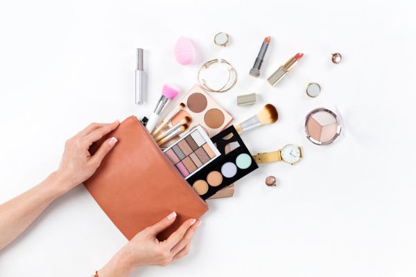 SPILLING THE TEA ON INGREDIENTS. WHAT’S LURKING IN YOUR BEAUTY BAG?